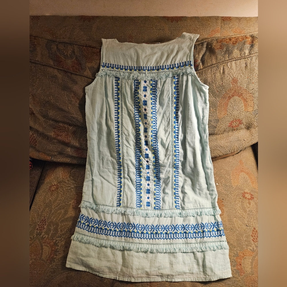 Vineyard Vines women's embroidered tunic dress in great condition size women's 0